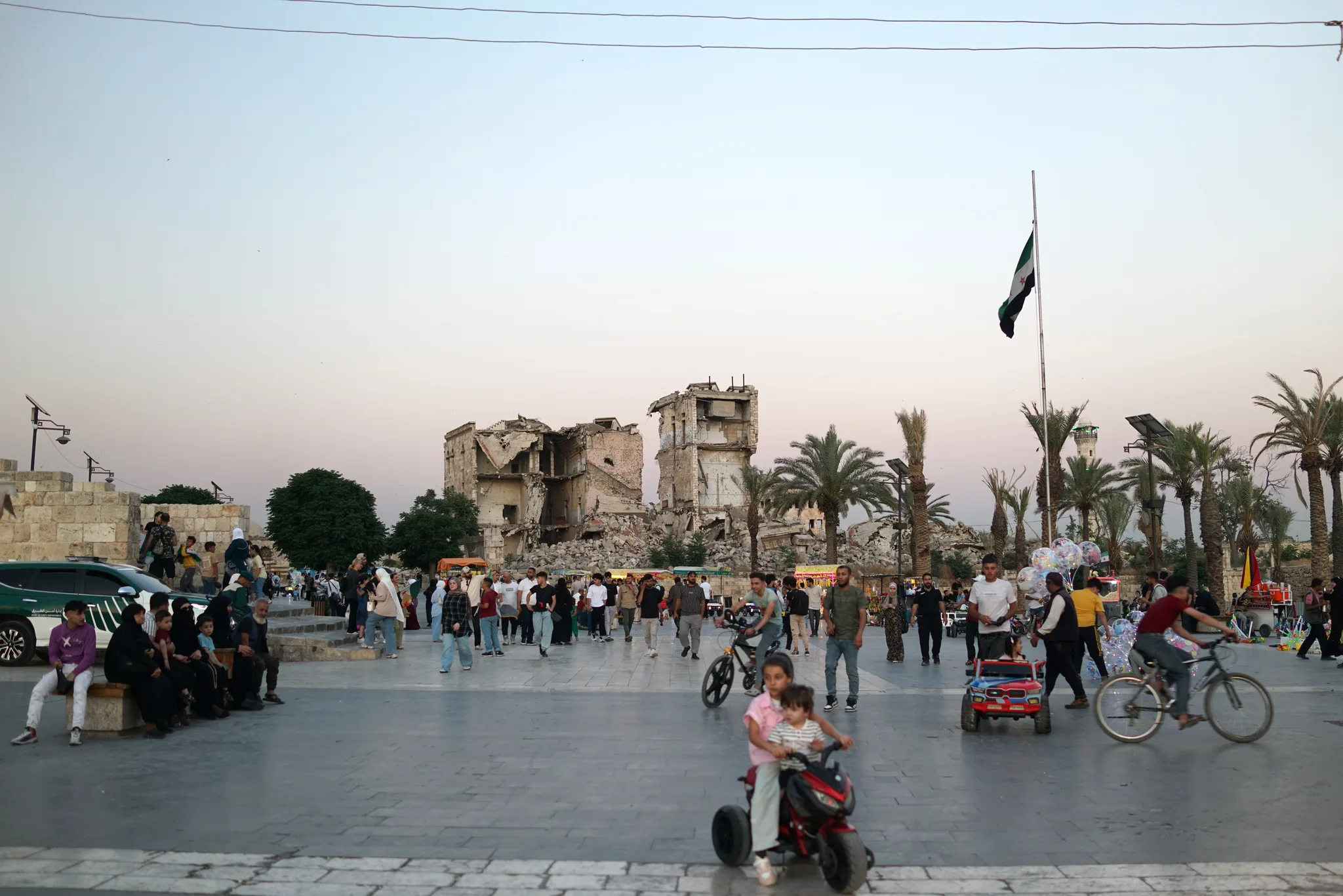 people around the citadel